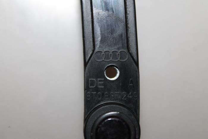 Receptor de puerta de 4 puertas izquierda delante de un Audi A5