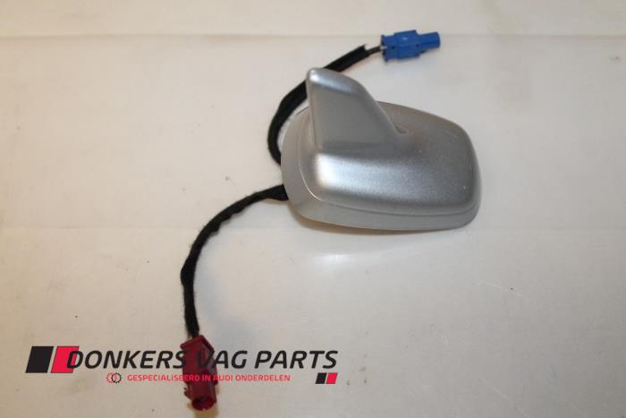 Używane Antena GPS Audi SQ5 (8RB) 3.0 TDI V6 24V Cena € 50,00 Z VAT oferowane przez Donkers VAG Parts