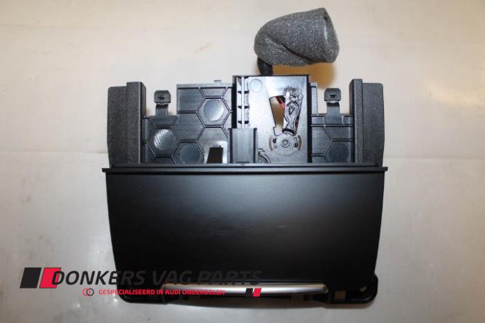 Begagnade Askkopp, fram Audi A4 (B8) 2.7 TDI V6 24V Pris € 25,00 Inklusive moms erbjuds av Donkers VAG Parts