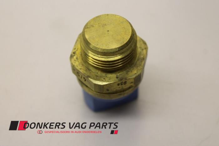 Nuevos Interruptor Audi 80 Precio € 27,50 IVA incluido ofrecido por Donkers VAG Parts