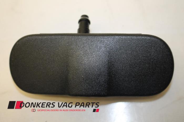 Używane Spryskiwacz przód Audi A8 (D4) 4.0 V8 32V TFSI Quattro Cena € 11,99 Z VAT oferowane przez Donkers VAG Parts