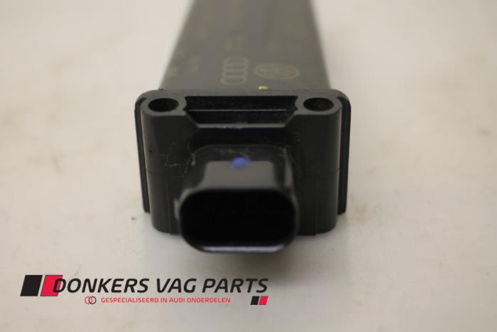 Däcktryckssensor från en Audi A8 (D3) 4.0 TDI V8 32V Quattro 2004
