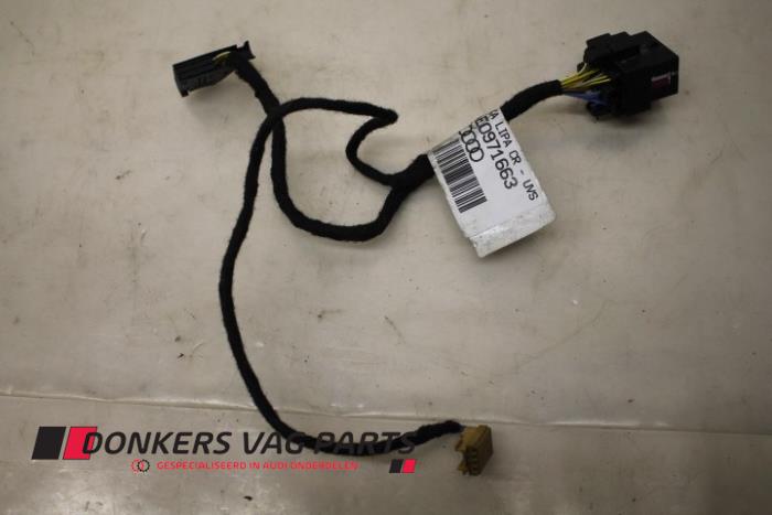 Używane Kabel (rózne) Audi A8 Cena € 8,00 Procedura marży oferowane przez Donkers VAG Parts