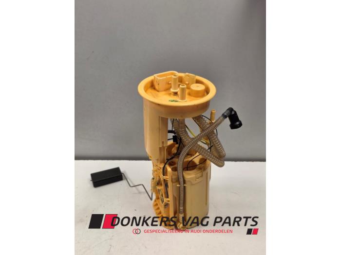 Usagé Pompe à carburant Audi A6 Avant (C5) 2.5 TDI V6 24V Prix € 50,00 Règlement à la marge proposé par Donkers VAG Parts
