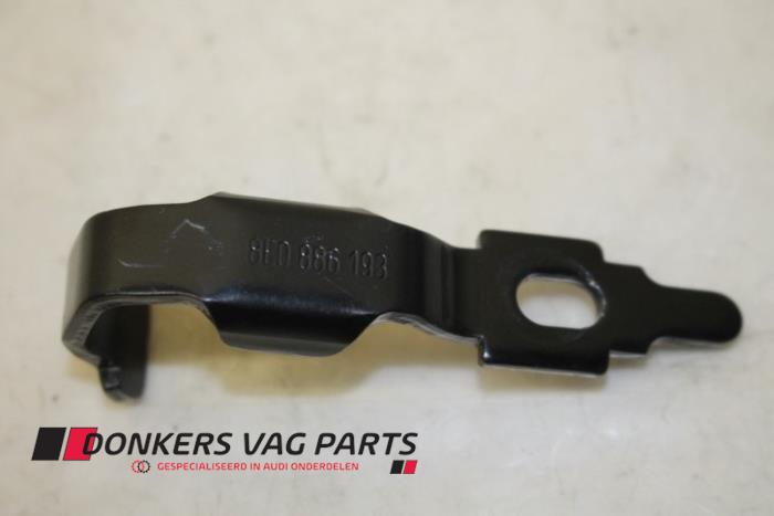 Gebrauchte Abdeckplatte sonstige Audi A6 Avant (C6) 3.0 TDI V6 24V Preis € 3,00 Margenregelung angeboten von Donkers VAG Parts