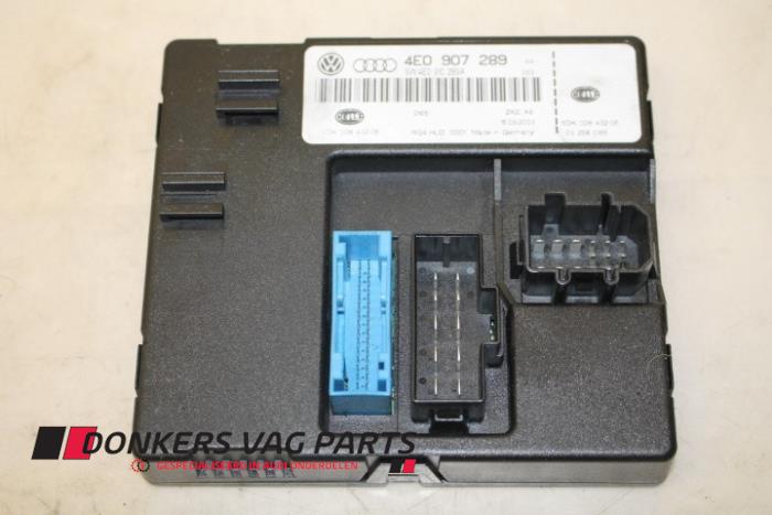 Używane Modul Comfort Audi A8 (D3) 4.0 TDI V8 32V Lang Quattro Cena € 35,00 Procedura marży oferowane przez Donkers VAG Parts