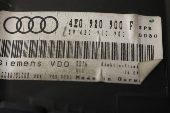 Tablica rozdzielcza z Audi A8 2003