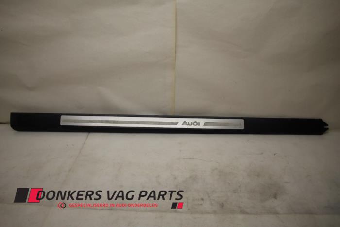 Używane Próg drzwi lewa Audi A8 (D3) 4.0 TDI V8 32V Lang Quattro Cena € 20,00 Procedura marży oferowane przez Donkers VAG Parts