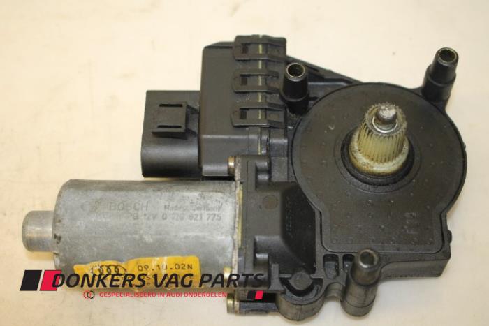 Usados Motor de ventanilla de puerta Audi S6 Avant (C5) S6 4.2 40V Precio € 15,00 Norma de margen ofrecido por Donkers VAG Parts