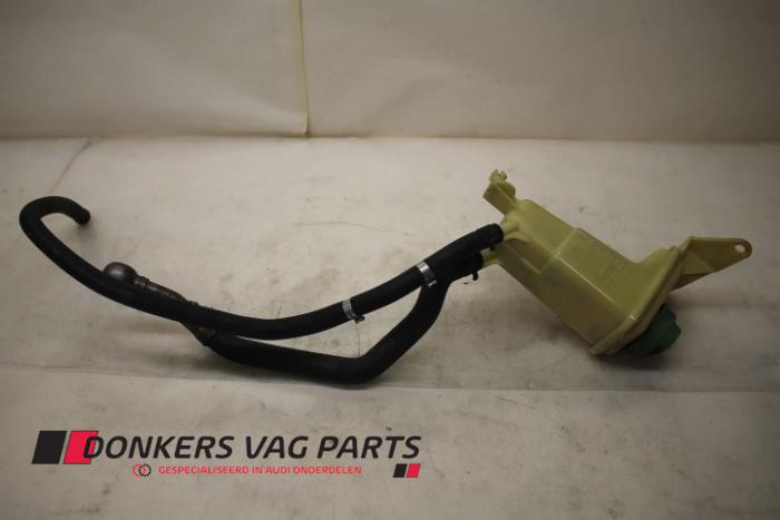 Begagnade Styrservotank Audi S6 Avant (C5) S6 4.2 40V Pris € 15,00 Marginaltabell erbjuds av Donkers VAG Parts