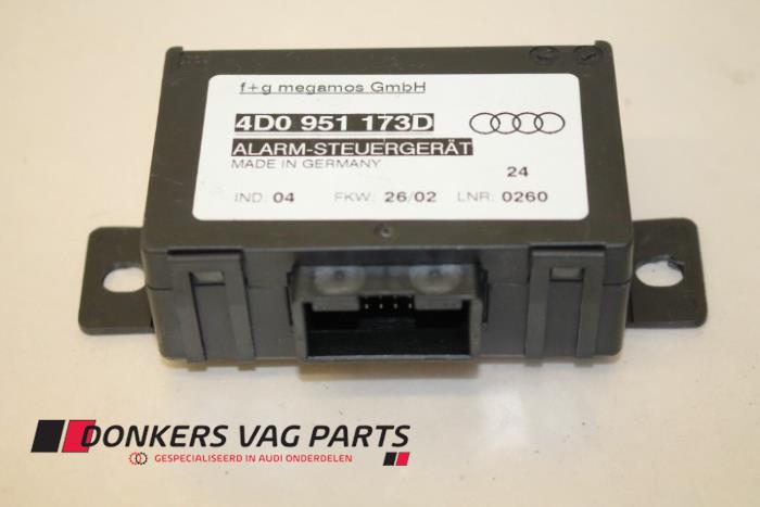 Begagnade Larmmodul Audi RS 6 (C5) RS6 4.2 V8 40V Biturbo Pris € 10,00 Marginaltabell erbjuds av Donkers VAG Parts