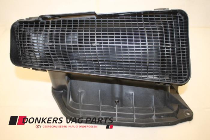 Begagnade Lufttratt Audi S8 (D4) 4.0 V8 TFSI 32V Pris € 8,00 Inklusive moms erbjuds av Donkers VAG Parts