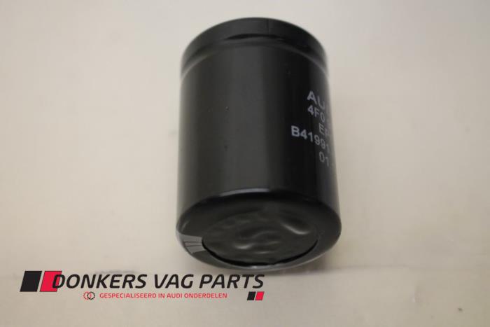 Begagnade Relä Audi S8 (D4) 4.0 V8 TFSI 32V Pris € 5,00 Inklusive moms erbjuds av Donkers VAG Parts