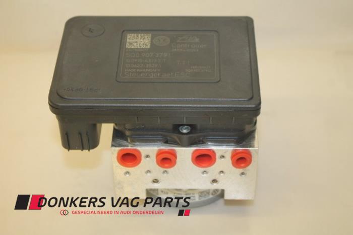 Begagnade ABS-pump Audi A3 Limousine (8VS/8VM) 2.0 TFSI 16V Pris € 450,02 Inklusive moms erbjuds av Donkers VAG Parts