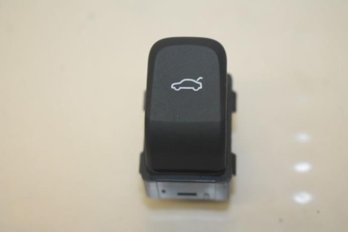 Tailgate switch from a Audi A3 2015