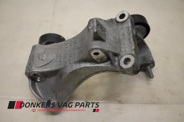 Usagé Support dynamo haut Audi RS 6 Avant (C6) RS6 5.0 V10 40V TFSI Prix € 75,00 Règlement à la marge proposé par Donkers VAG Parts