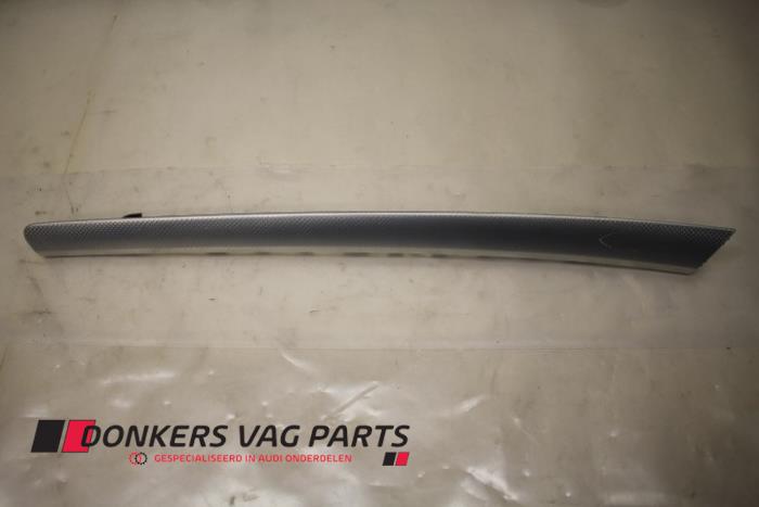 Door trim strip