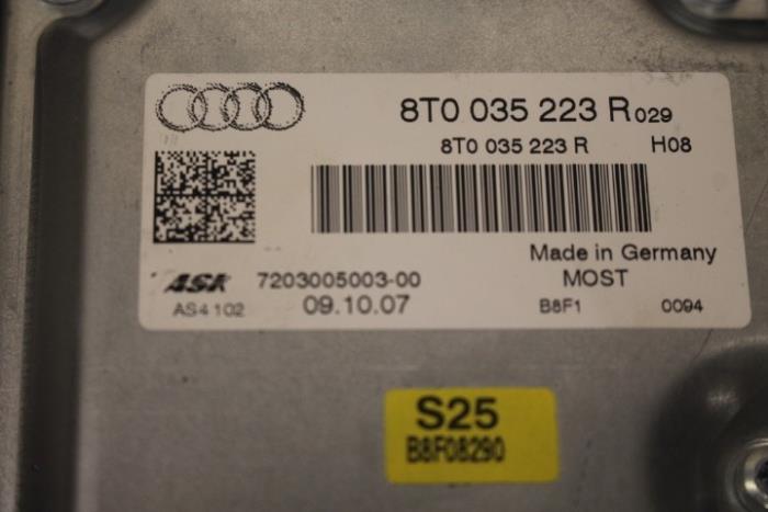 Wzmacniacz radiowy z Audi A5