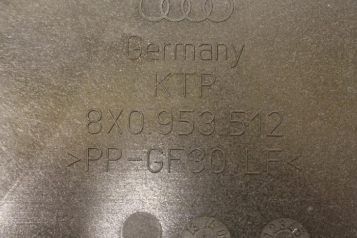 Pokrywa kolumny kierownicy z Audi A1 Sportback (8XA/8XF) 1.6 TDI 16V 2013