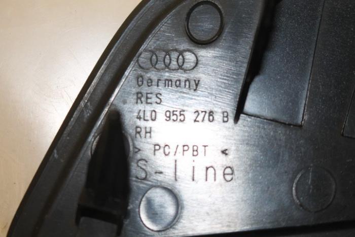 Abdeckkappe Scheinwerferwaschanlage rechts van een Audi Q7