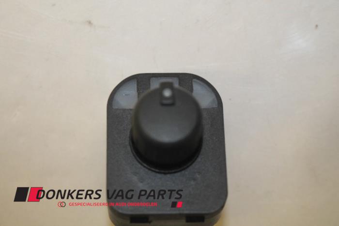 Usados Interruptor de retrovisor Audi A2 Precio € 10,00 Norma de margen ofrecido por Donkers VAG Parts