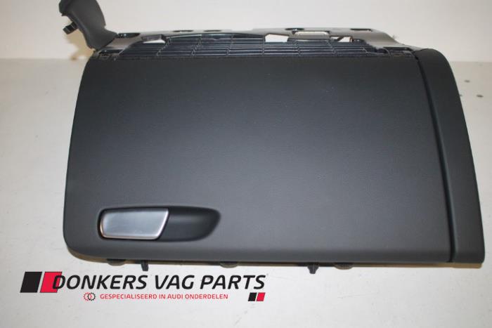Begagnade Handskfack Audi RS 5 (8T3) RS5 4.2 V8 32V Pris € 30,00 Marginaltabell erbjuds av Donkers VAG Parts