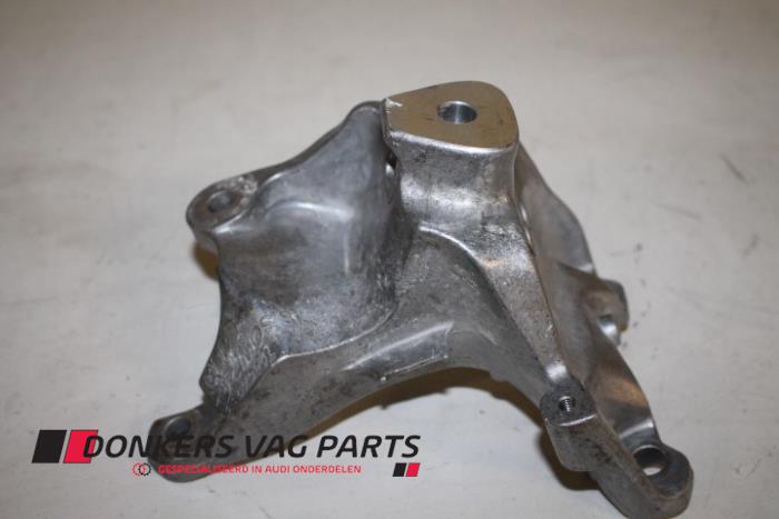 Usagé Support moteur Audi RS7 Sportback (4GA/4GF) 4.0 V8 TFSI 32V Prix € 20,00 Prix TTC proposé par Donkers VAG Parts