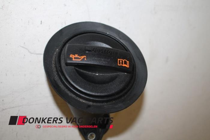 Begagnade Oljepåfyllningsrör Audi RS7 Sportback (4GA/4GF) 4.0 V8 TFSI 32V Pris € 9,99 Inklusive moms erbjuds av Donkers VAG Parts