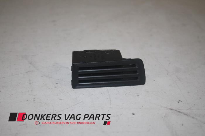 Usagé Divers Audi A4 (B8) 2.0 TDI 16V Prix € 3,00 Règlement à la marge proposé par Donkers VAG Parts