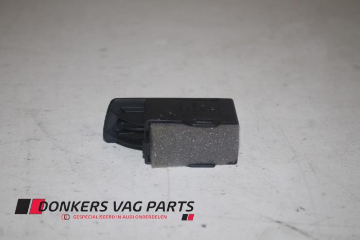 Divers d'un Audi A4 (B8) 2.0 TDI 16V 2012
