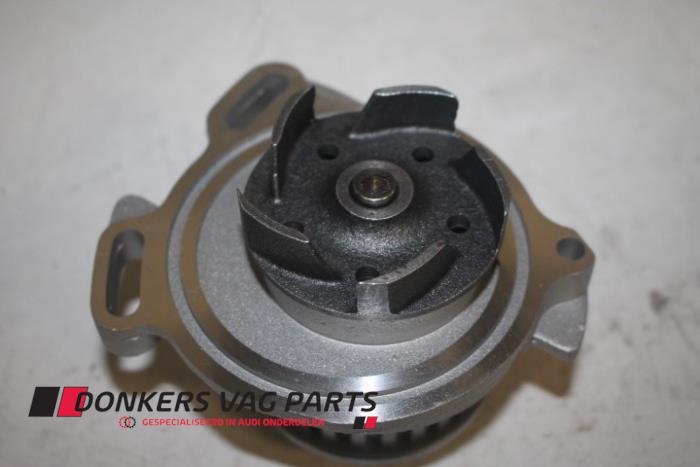 Nya Vattenpump Audi 80 Pris € 40,00 Inklusive moms erbjuds av Donkers VAG Parts
