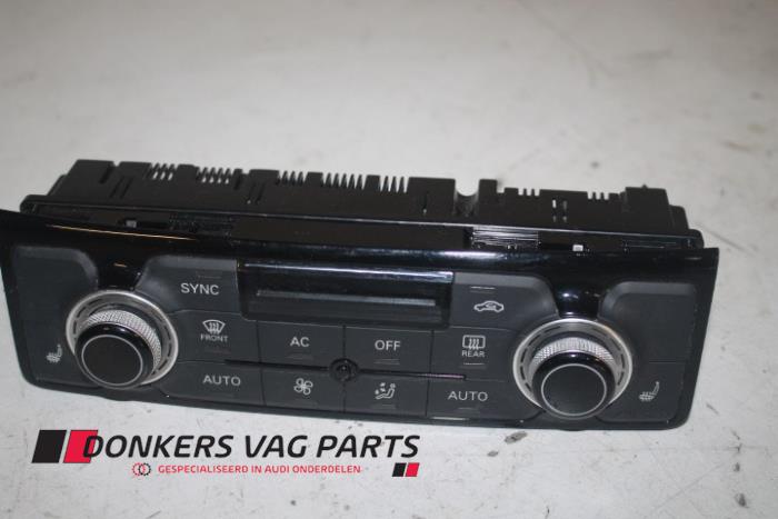 Używane Panel climatronic Audi S8 (D4) 4.0 V8 TFSI 32V Cena € 150,00 Procedura marży oferowane przez Donkers VAG Parts