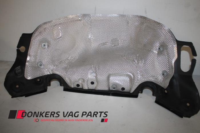 Używane Parawan Audi S8 (D4) 4.0 V8 TFSI 32V Cena € 20,00 Procedura marży oferowane przez Donkers VAG Parts