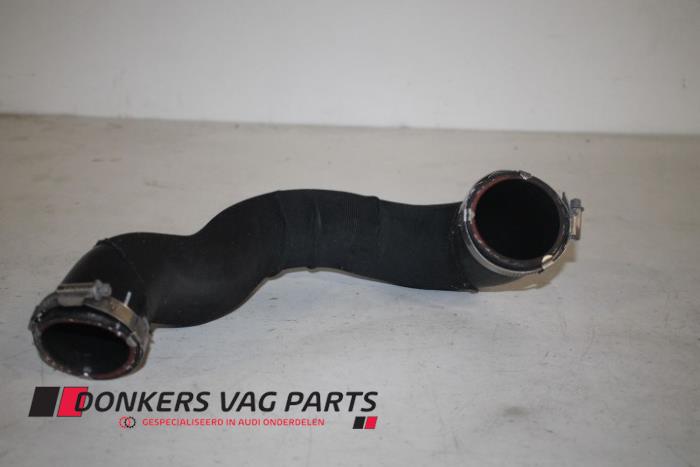 Usagé Tuyau intercooler Audi A4 Avant (B8) 3.0 TDI 204 V6 24V Prix € 9,99 Prix TTC proposé par Donkers VAG Parts