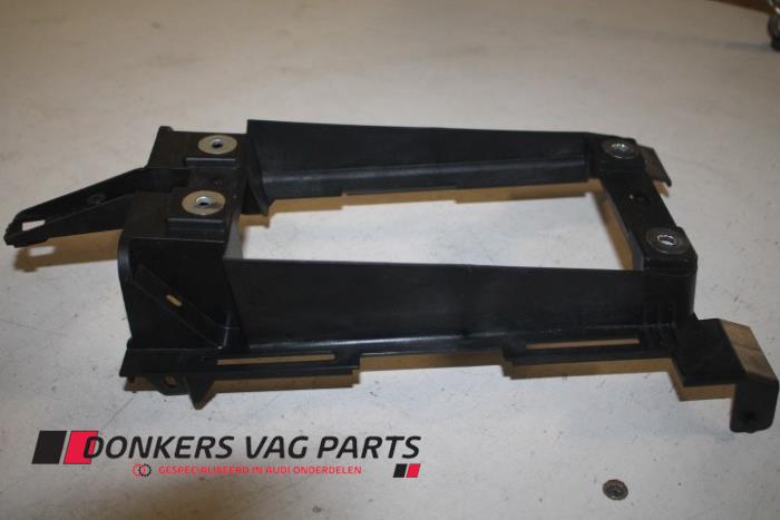 Usagé Divers Audi A4 Avant (B8) 3.0 TDI 204 V6 24V Prix € 2,99 Prix TTC proposé par Donkers VAG Parts
