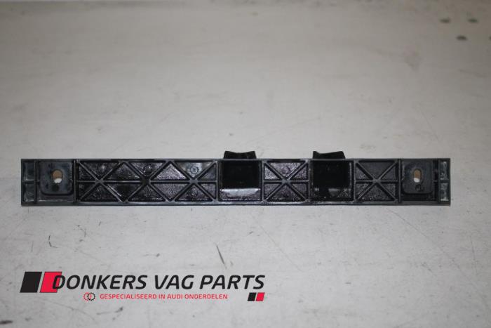 Usagé Divers Audi A4 Avant (B8) 3.0 TDI 204 V6 24V Prix € 2,00 Prix TTC proposé par Donkers VAG Parts