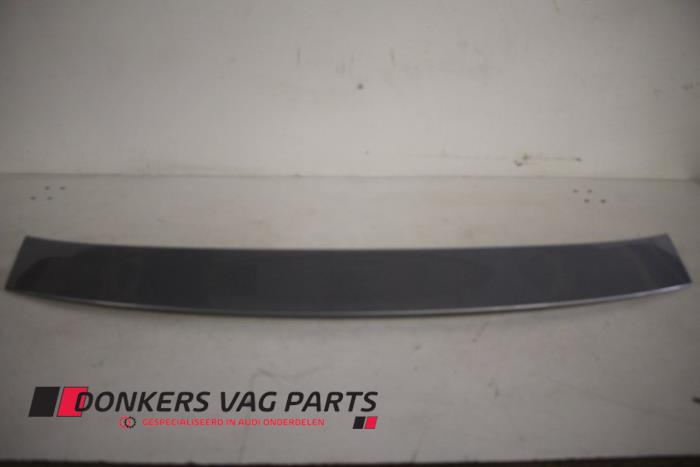 Używane Tylny spojler Audi A7 Sportback (4GA/4GF) 3.0 TDI V6 24V Quattro Cena € 200,01 Z VAT oferowane przez Donkers VAG Parts