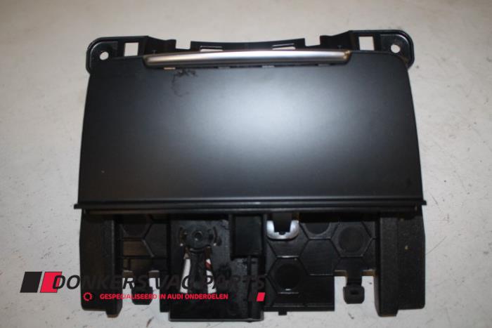 Begagnade Askkopp, fram Audi Q5 (8RB) 3.0 TFSI V6 24V Quattro Pris € 25,00 Inklusive moms erbjuds av Donkers VAG Parts