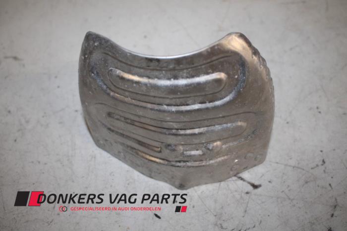 Exhaust heat shield
