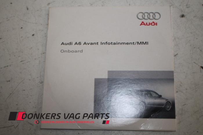 Używane Odtwarzacz CD (rózne) Audi A6 Avant (C6) 2.0 TDI 16V Cena € 10,00 Procedura marży oferowane przez Donkers VAG Parts