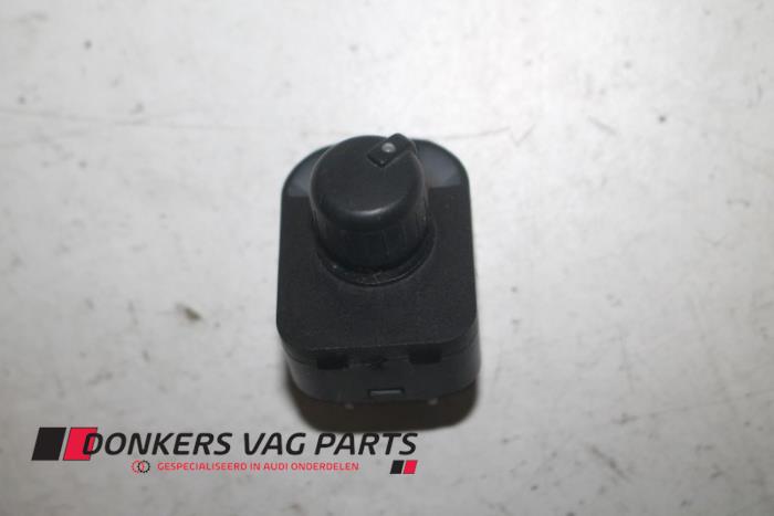 Usados Interruptor de retrovisor Audi A2 Precio € 10,00 Norma de margen ofrecido por Donkers VAG Parts