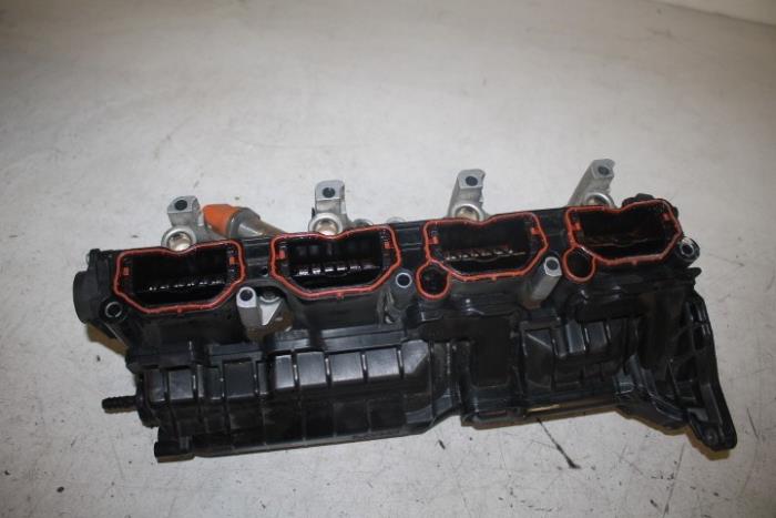 Intake manifold from a Audi RS6 2013