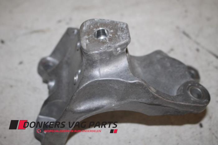 Usagé Support moteur Audi RS 6 Avant (C7) 4.0 V8 TFSI 32V Prix € 20,00 Prix TTC proposé par Donkers VAG Parts