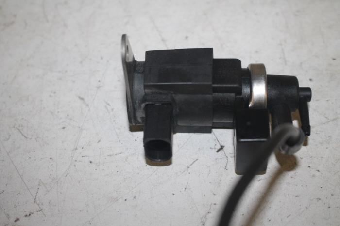 Vacuum valve from a Audi A4