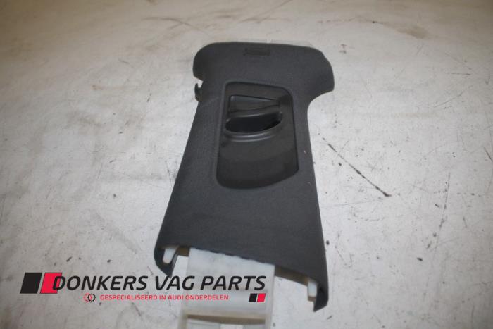 Gebrauchte Säule Mitte links Audi A3 Preis € 10,00 Margenregelung angeboten von Donkers VAG Parts
