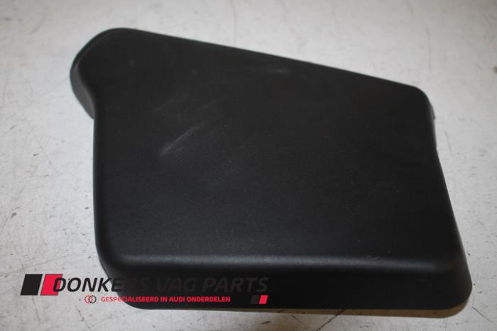 Tail light part – 8R0945425