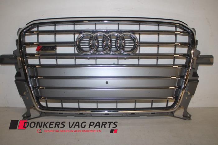 Nowe Grill Audi SQ5 (8RB) 3.0 TDI V6 24V Cena € 500,00 Z VAT oferowane przez Donkers VAG Parts