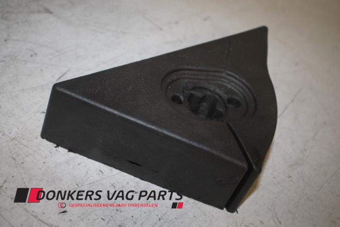 Usagé Divers Audi Q5 (8RB) 2.0 TDI 16V Quattro Prix € 5,00 Prix TTC proposé par Donkers VAG Parts