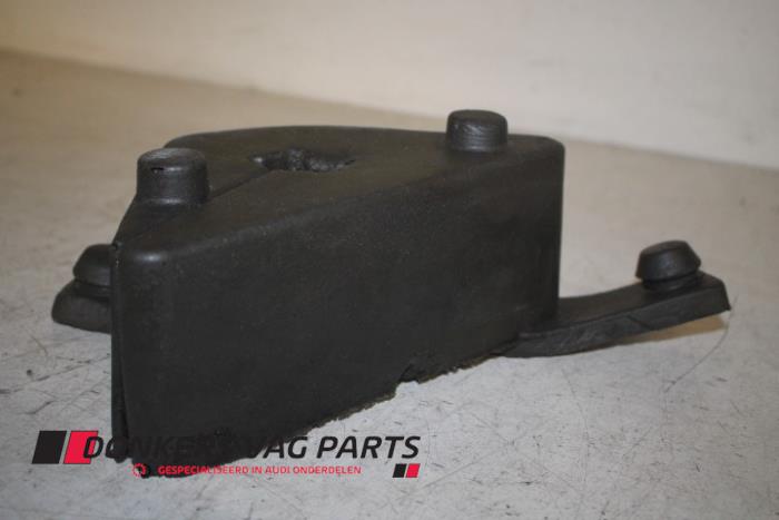 Usagé Divers Audi Q5 (8RB) 2.0 TDI 16V Quattro Prix € 5,00 Prix TTC proposé par Donkers VAG Parts
