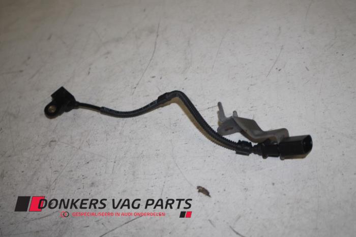 Nockenwelle Sensor van een Audi Q5 (8RB) 2.0 TDI 16V Quattro 2011